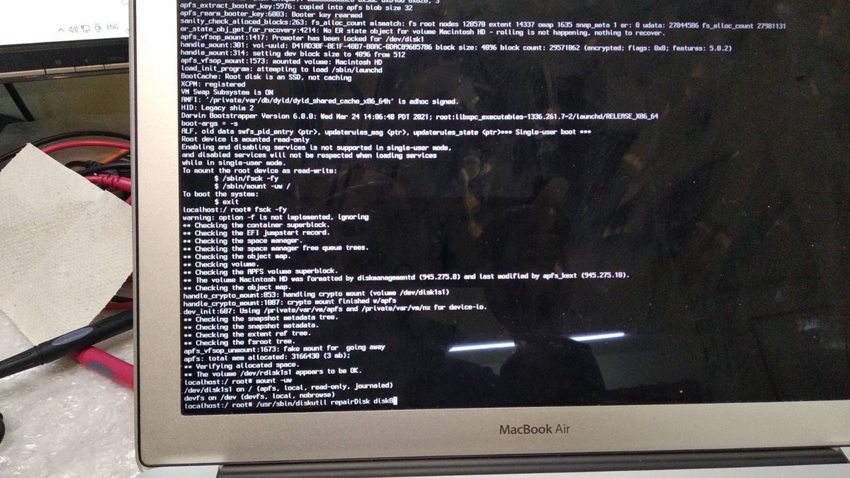 не завантажується макінтош macbook a1466