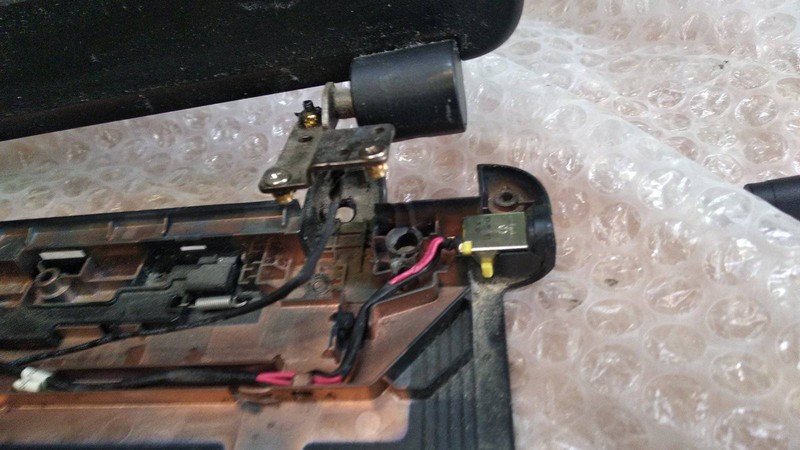 замена петель Ноутбука Aсer V5WE2