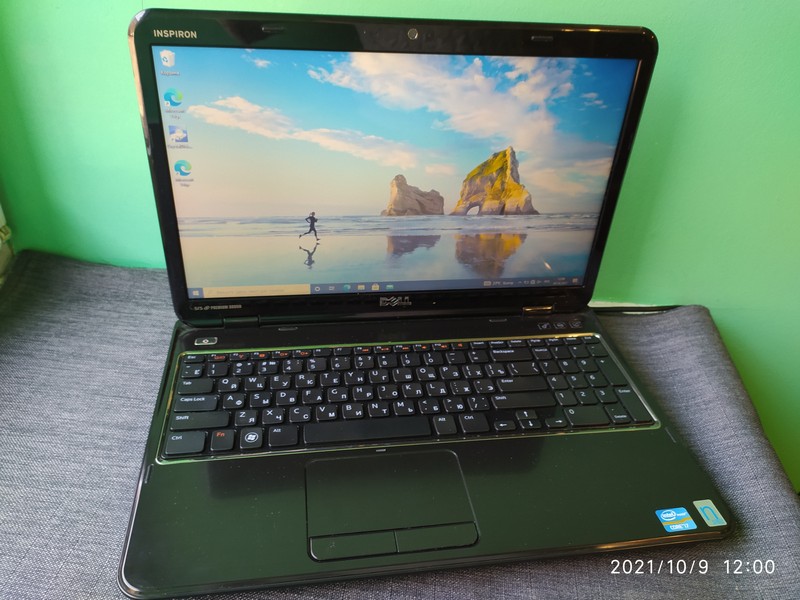 ноутбук Dell Inspiron 5110 выключается ноутбук Dell Inspiron 5110 вимикається