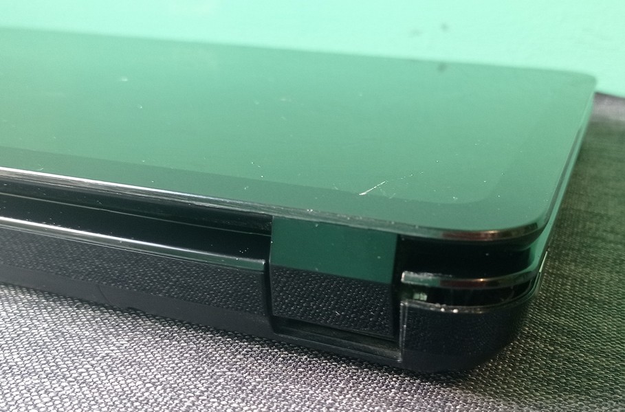 зламаний корпус в ноутбуці HP Pavilion g7-2225sr