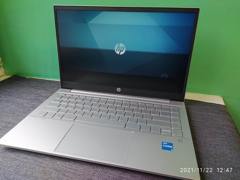 ноутбук HP Pavilion 14-dv0049ua заставка на екрані