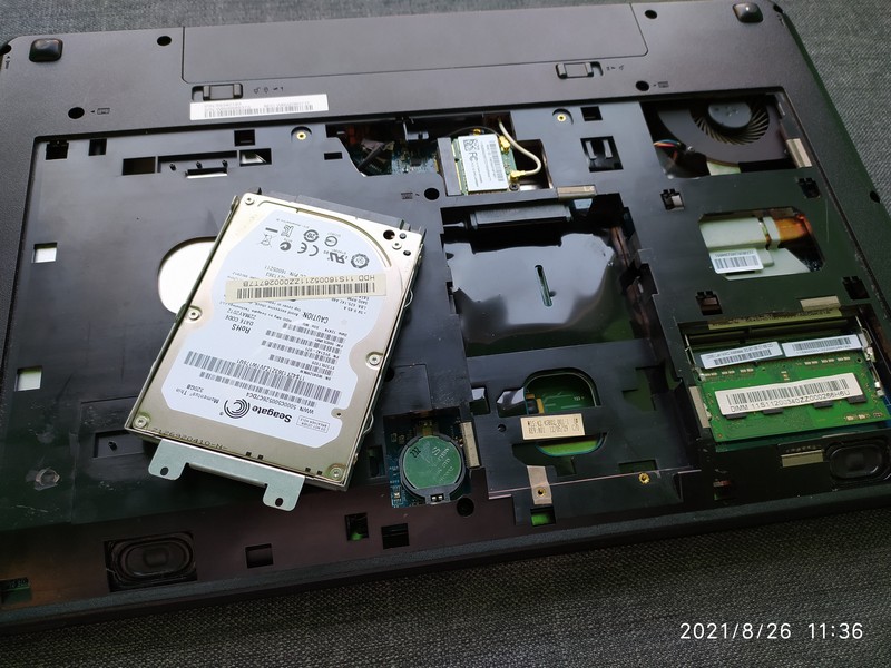 Lenovo G580 замена жорсткого диска Lenovo G580 заміна жорсткого диску