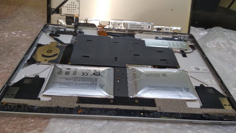 Microsoft SurfaceBook здута батарея