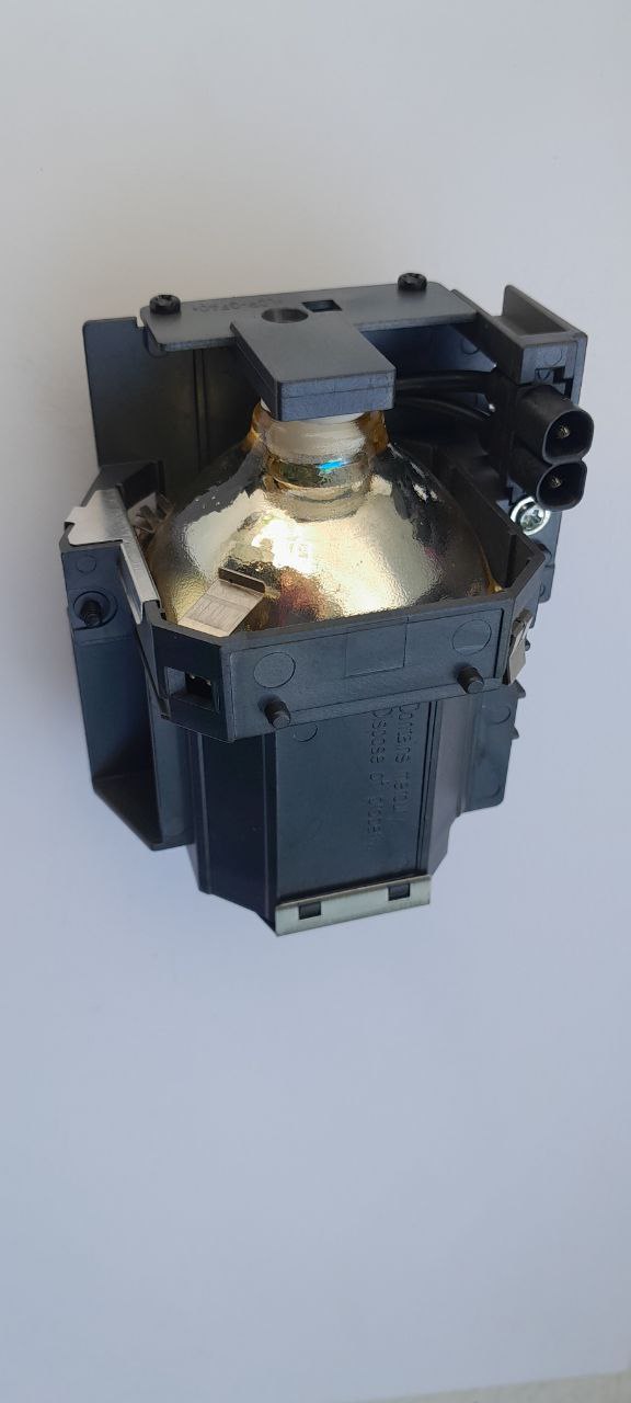 Заміна лампи в проекторі Epson EMP-TW620