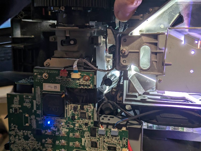 Ремонт проекторів Optoma