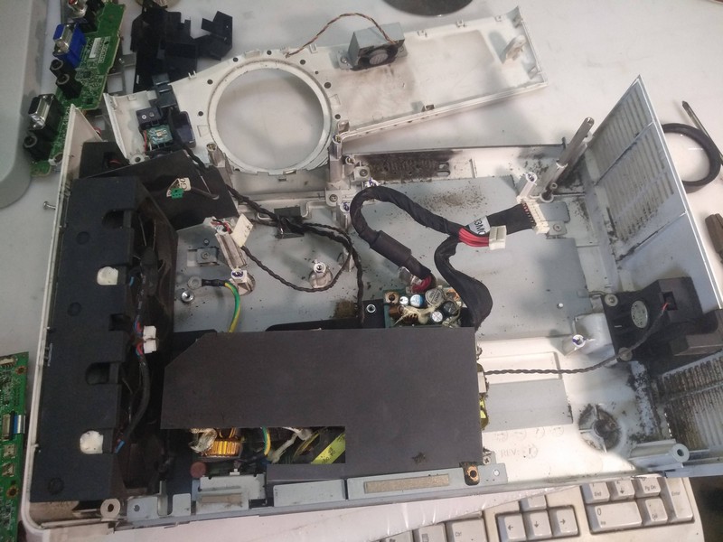 розібраний проектор optoma